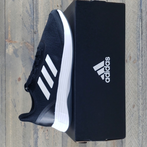 adidas QT Racer Sport Women's Running Everyday Sneaker Black/White - Picture 1 of 9